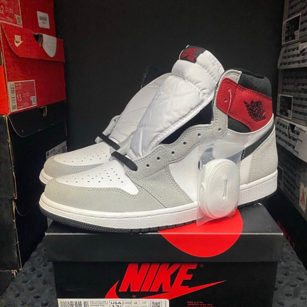 Nike Air Jordan 1 Retro High OG “Light Smoke Grey” 555088-126